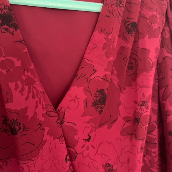 Gibson Look Dark Red Floral Blouse Bodysuit Plunging Neckline Size Large - Picture 9 of 14